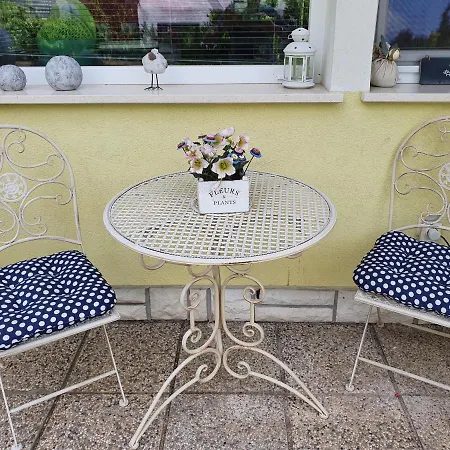 Apartma Jensen Countryside House