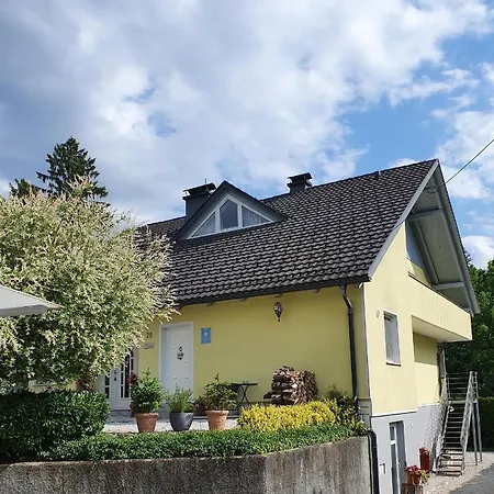 Апартаменты Jensen Countryside House