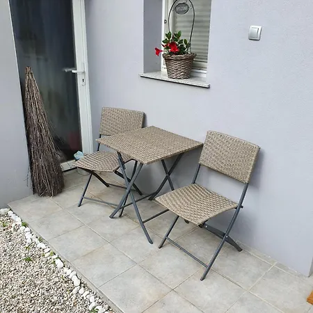 Apartma Jensen Countryside House *